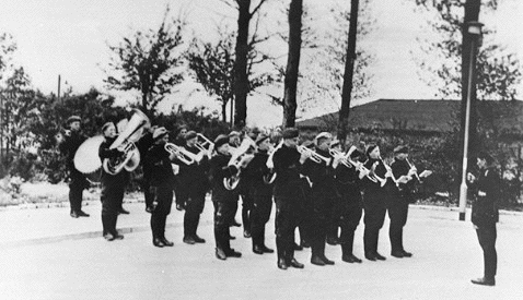Prisoners'





                                                          orchestra in
                                                          Buchenwald